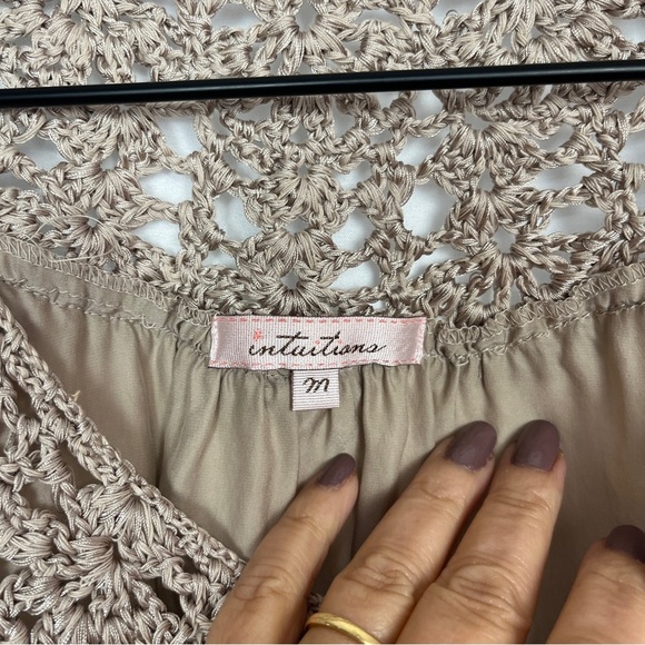 VTG 100% Silk Taupe Beige Sateen Crocheted Yoke Top Sequins Metal Accents Medium - Picture 3 of 9